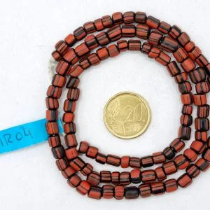 Collar de vidrio reciclado hecho a mano