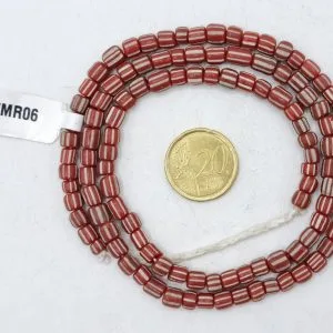Collar de vidrio reciclado hecho a mano