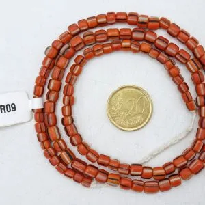 Collar de vidrio reciclado hecho a mano