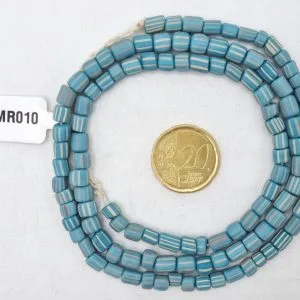 Collar de vidrio reciclado hecho a mano