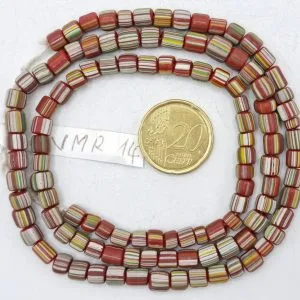 Collar de vidrio reciclado hecho a mano