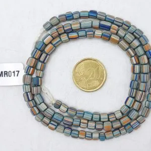 Collar de vidrio reciclado hecho a mano