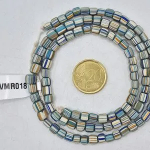 Collar de vidrio reciclado hecho a mano