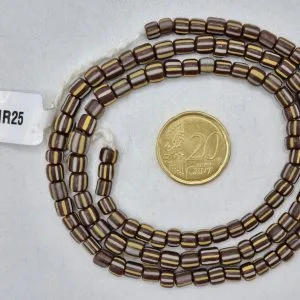 Collar de vidrio reciclado hecho a mano