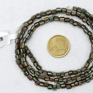 Collar de vidrio reciclado hecho a mano