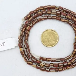 Collar de vidrio reciclado hecho a mano