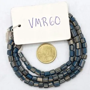 Collar de vidrio reciclado hecho a mano