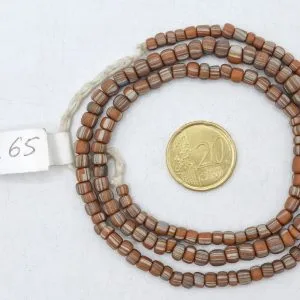 Collar de vidrio reciclado hecho a mano