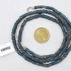 Collar de vidrio reciclado hecho a mano