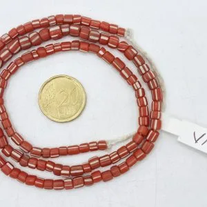 Collar de vidrio reciclado hecho a mano