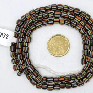 Collar de vidrio reciclado hecho a mano