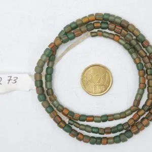 Collar de vidrio reciclado hecho a mano
