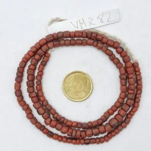Collar de vidrio reciclado hecho a mano