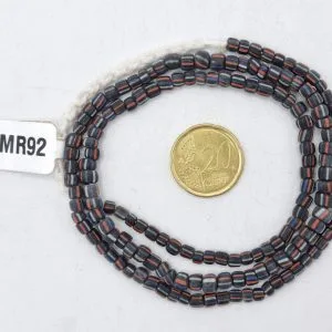 Collar de vidrio reciclado hecho a mano