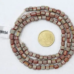 Collar de vidrio reciclado hecho a mano