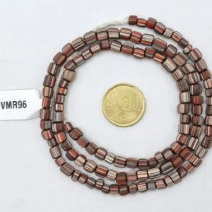 Collar de vidrio reciclado hecho a mano