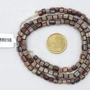 Collar de vidrio reciclado hecho a mano