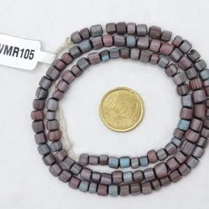 Collar de vidrio reciclado hecho a mano