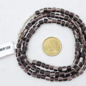 Collar de vidrio reciclado hecho a mano