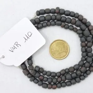 Collar de vidrio reciclado hecho a mano