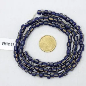 Collar de vidrio reciclado hecho a mano