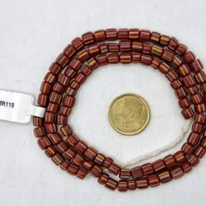 Collar de vidrio reciclado hecho a mano