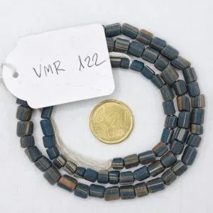 Collar de vidrio reciclado hecho a mano