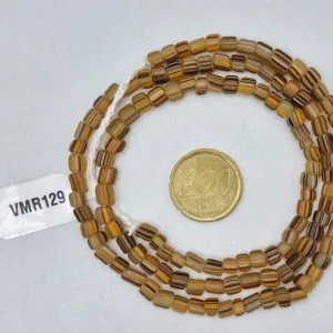 Collar de vidrio reciclado hecho a mano