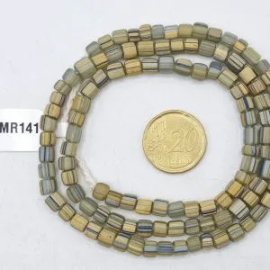 Collar de vidrio reciclado hecho a mano