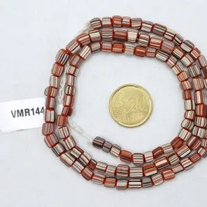 Collar de vidrio reciclado hecho a mano