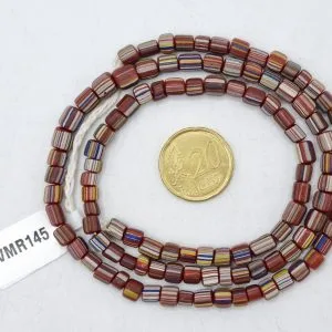 Collar de vidrio reciclado hecho a mano