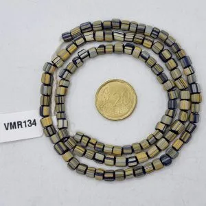 Collar de vidrio reciclado hecho a mano