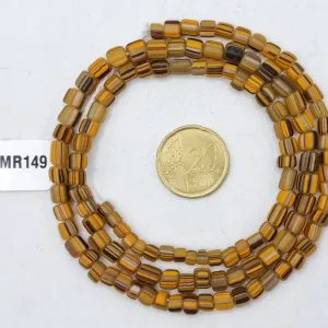 Collar de vidrio reciclado hecho a mano
