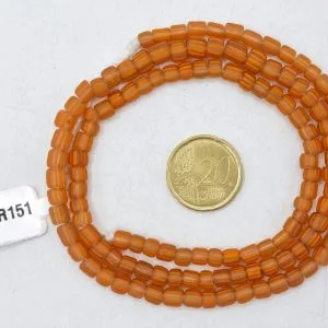 Collar de vidrio reciclado hecho a mano