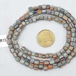 Collar de vidrio reciclado hecho a mano