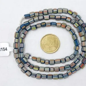 Collar de vidrio reciclado hecho a mano