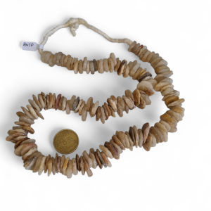 COLLAR ANTIGUO DE PIEDRAS