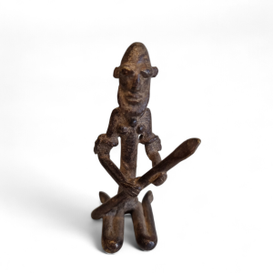 HOMBRE DOGON SENTADO