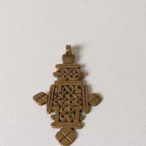 Cruz de bronce