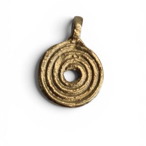 Cuenta pequeña de bronce
