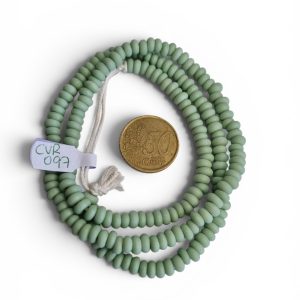 Collar de cuentas de vidrio con forma de donuts