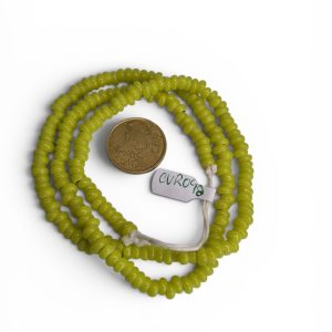 Collar de cuentas de vidrio con forma de donuts