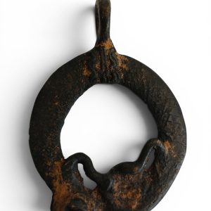 Colgante de bronce envejecido
